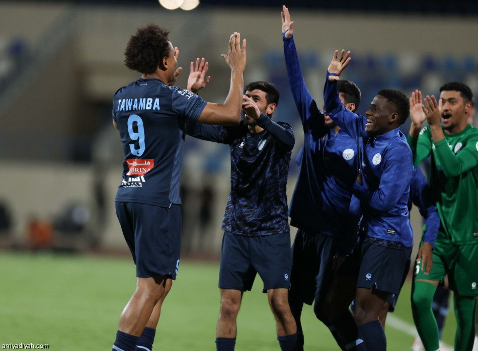 قبل التوقف.. الأخدود يتعافى بنقاط الحزم