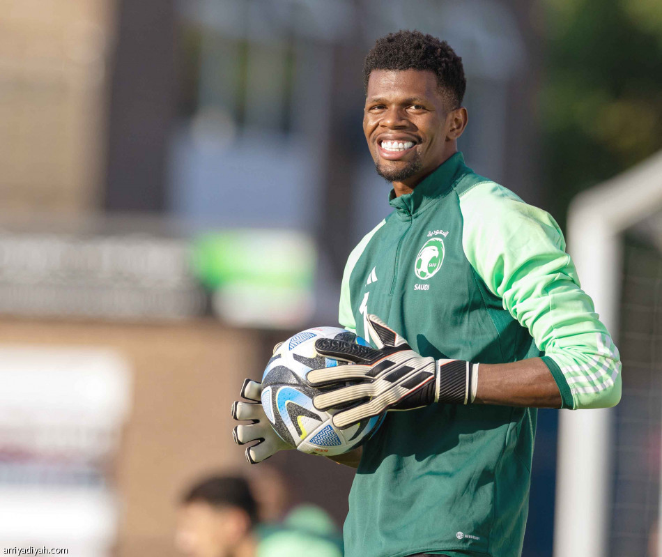 20 عاما.. 
مانشيني لا يخسر البدايات