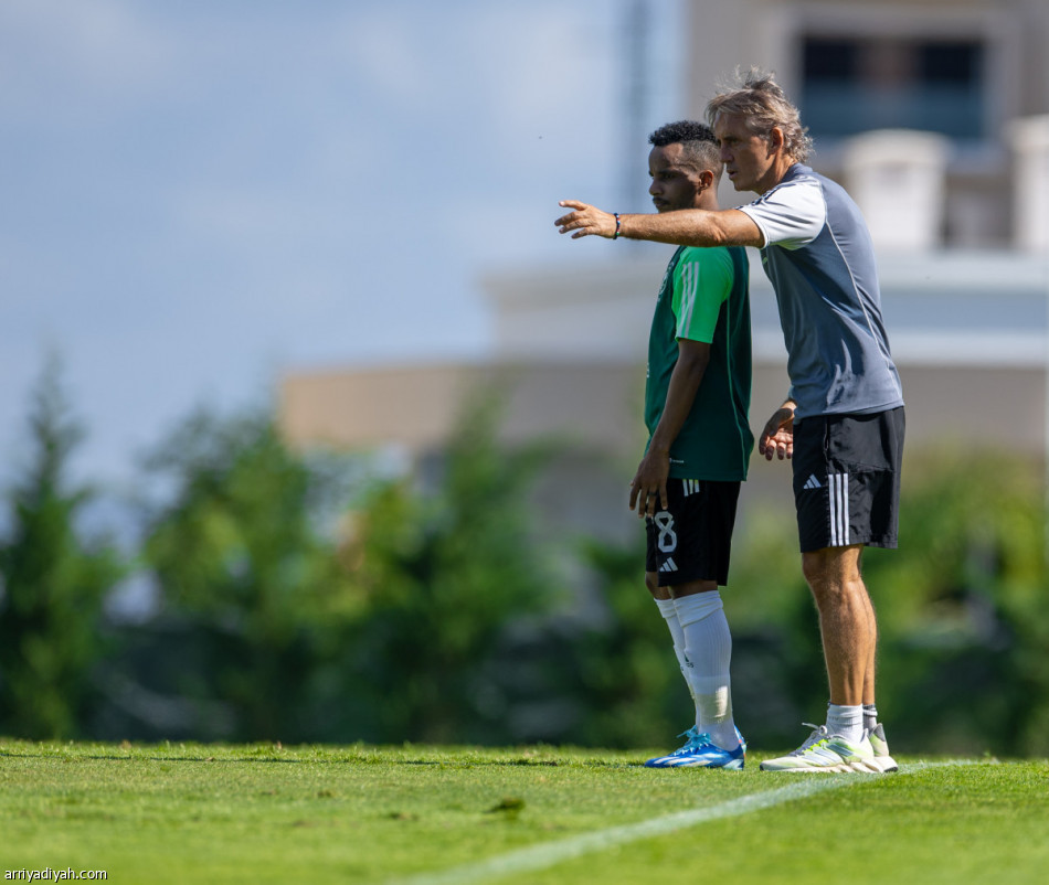 الأخضر .. استشفاء ومناورة بعد نيجيريا