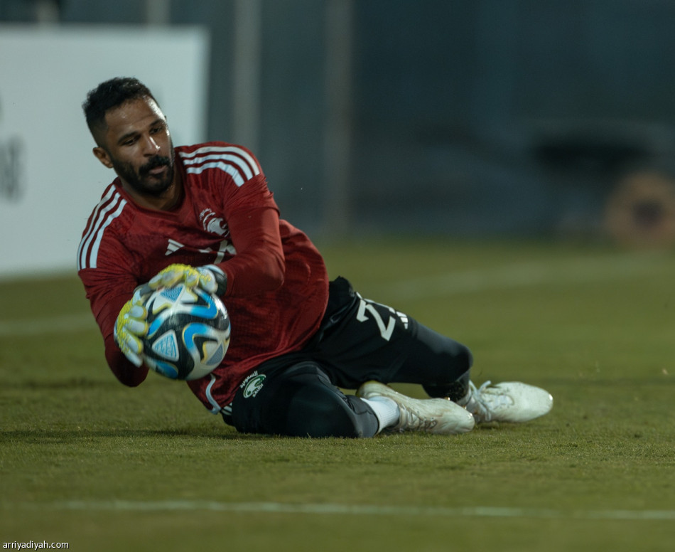 الأخضر يناور.. وتمبكتي يغيب