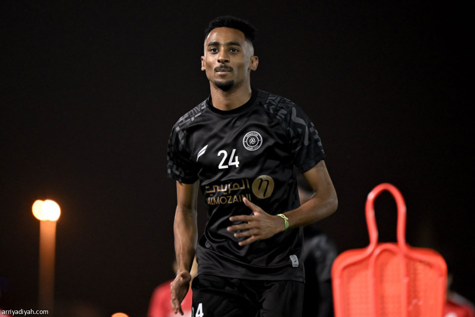 قائمة الشباب..
بيسكان يجري تعديلين