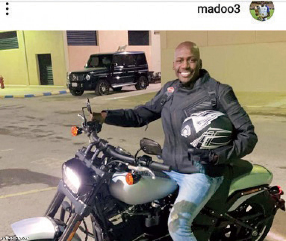 الهلال 
يغيّب النصراويين