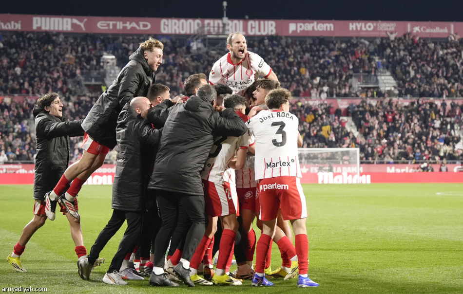 جيرونا يصدم برشلونة بثنائية.. ويهدي الريال الصدارة