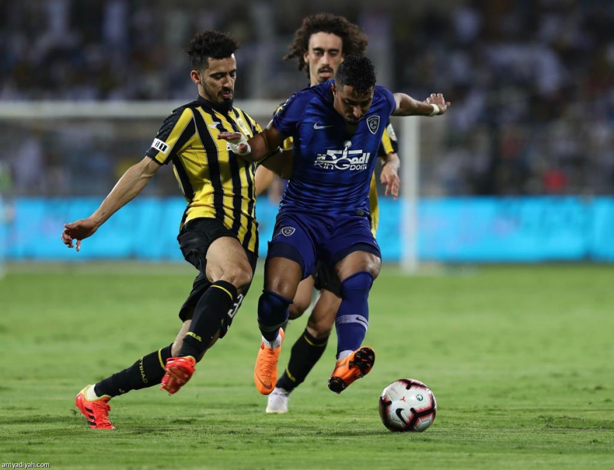 الهلال يطارد النصر