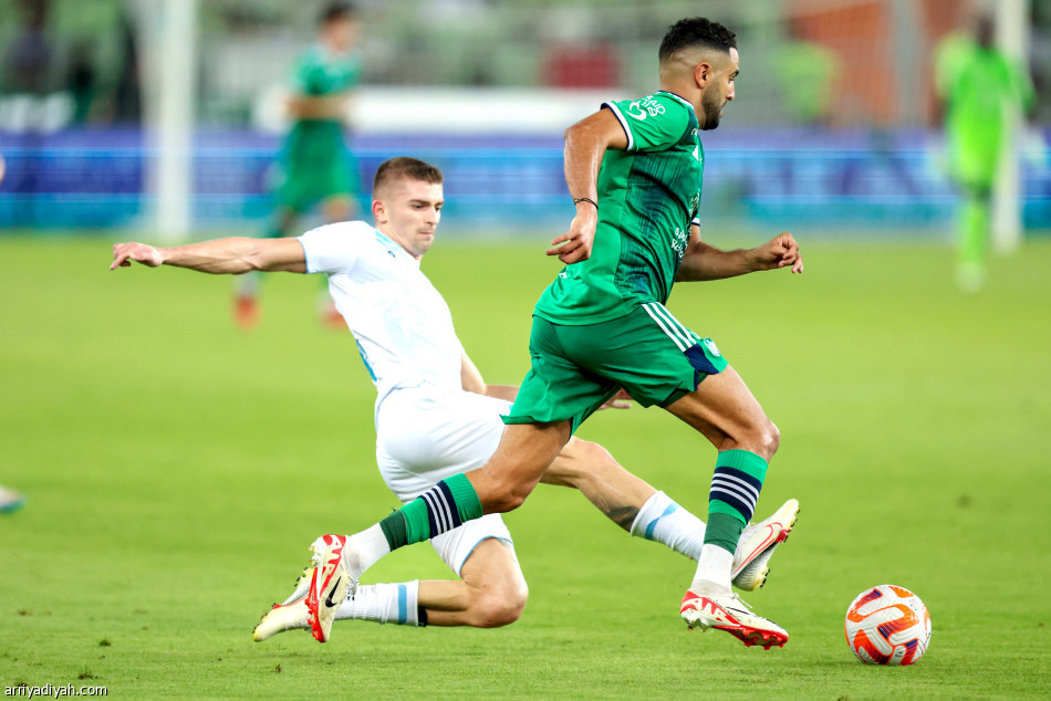 الأهلي
يجدد أفراح 2011