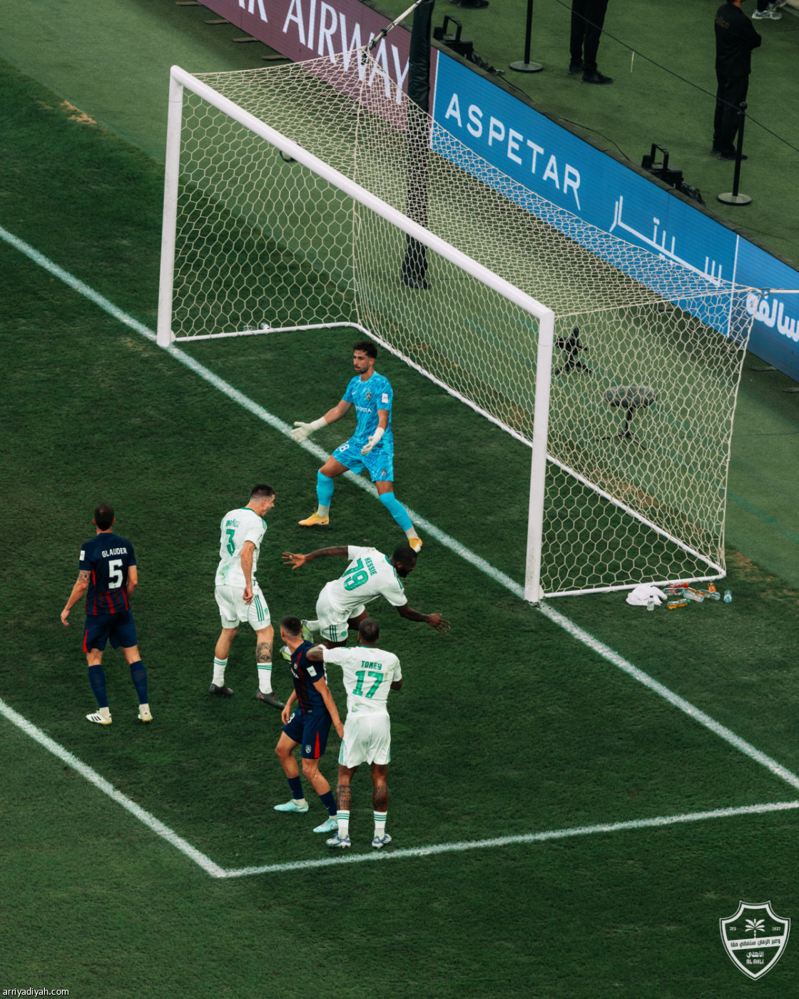 الأهلي في نصف النهائي