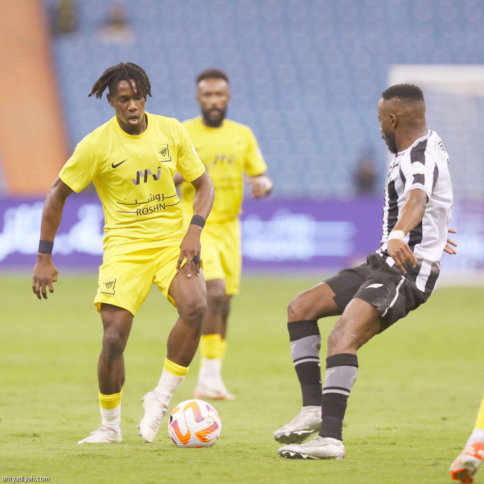 «الليوث»
يحصدون فوزا تاريخيا