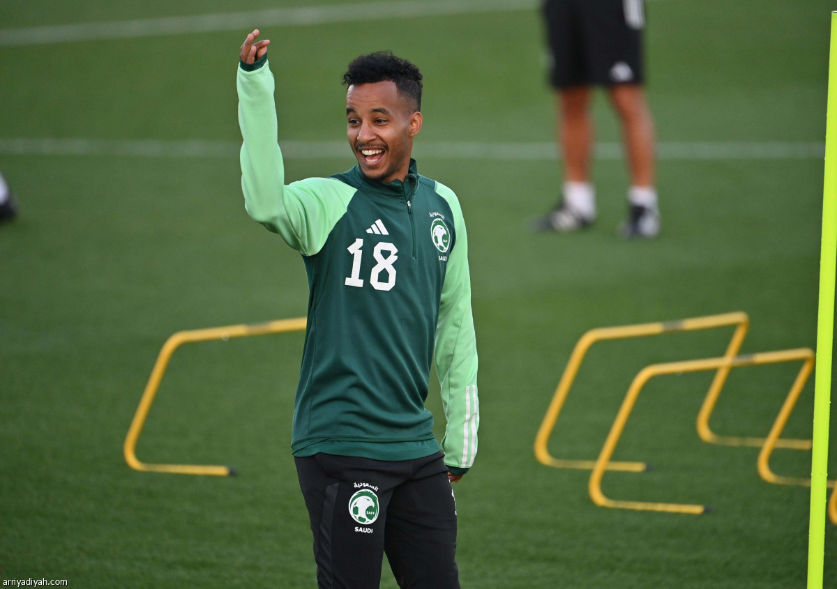 الأخضر.. عرضيات وتكتيك