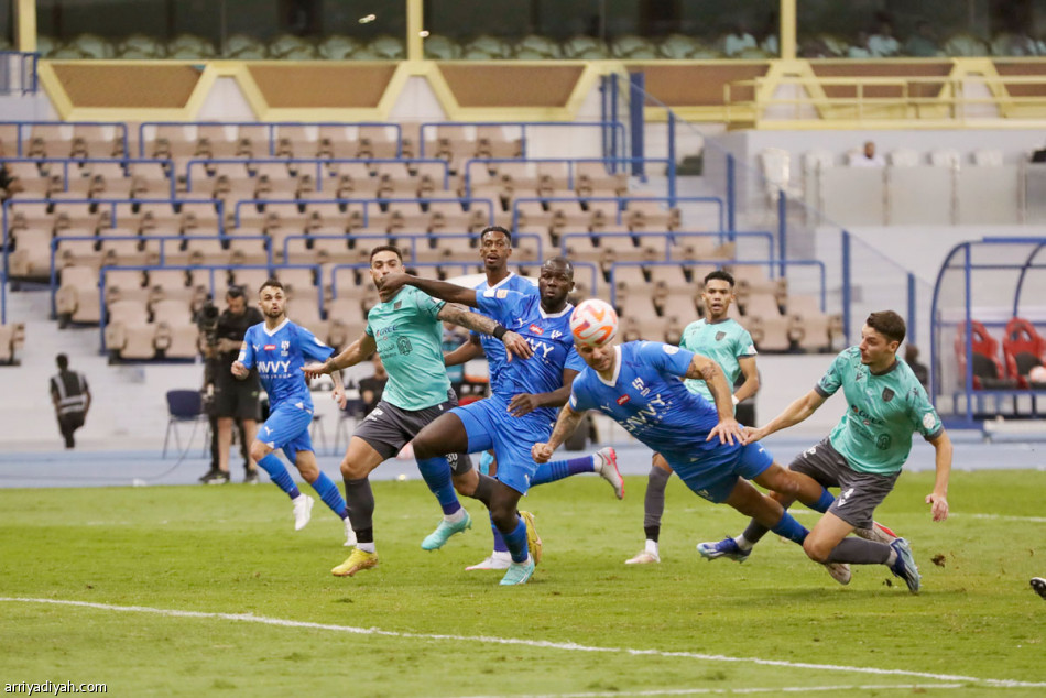 الأزرق
يعادل رقم النصر