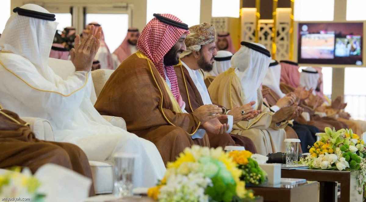 ولي العهد يرعى سباق الهجن