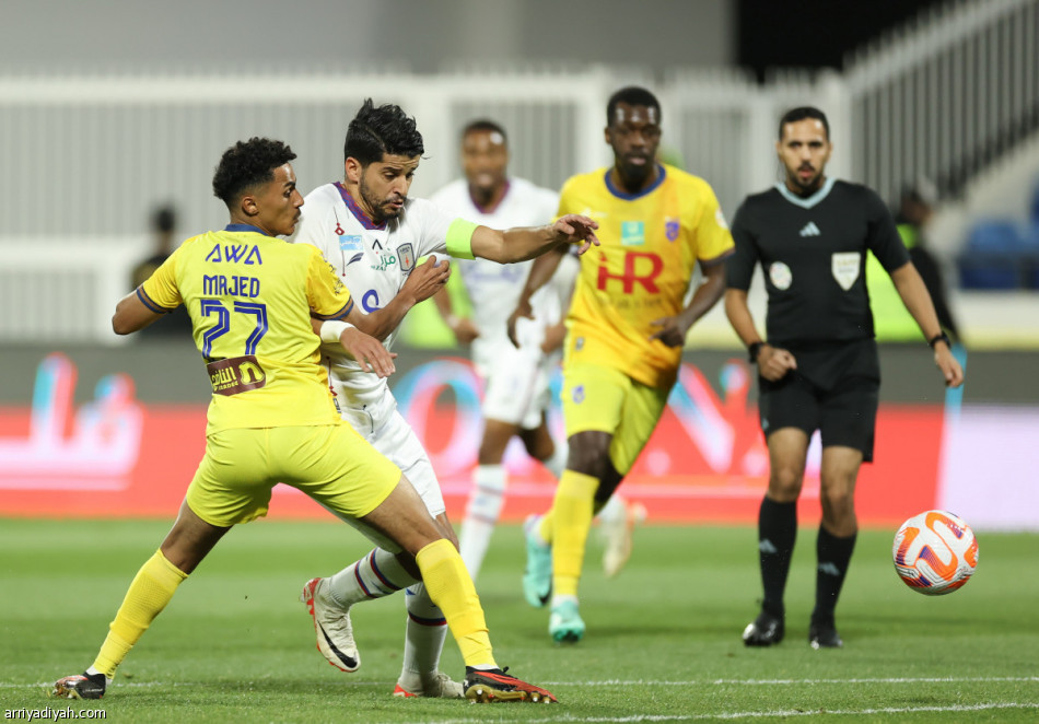 أبها يفلت من الخسارة أمام الحزم