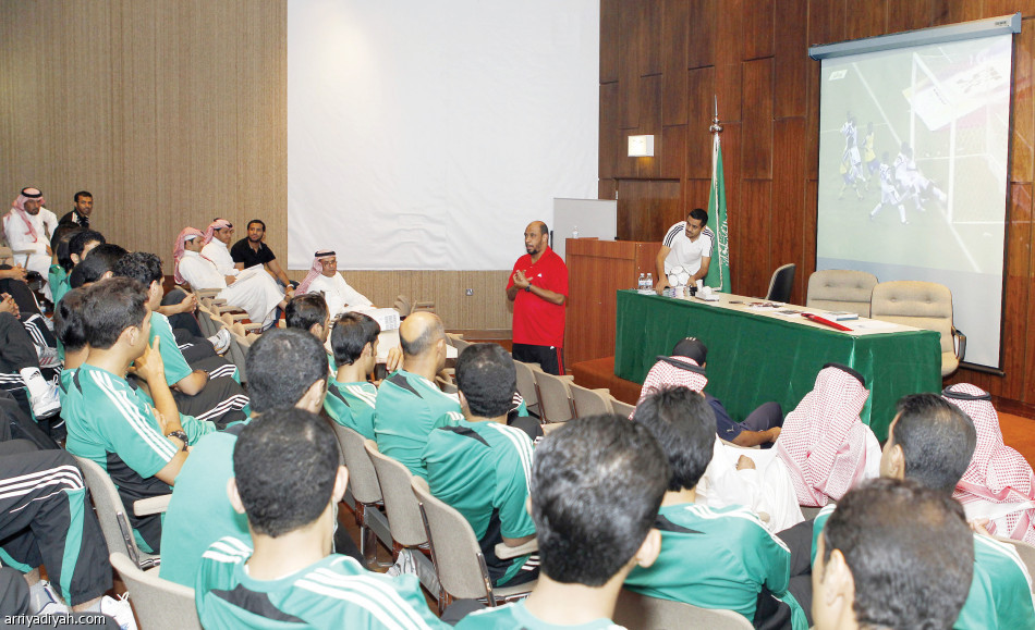 المهنا: 
لدينا كفاءات ونعاني مرضا