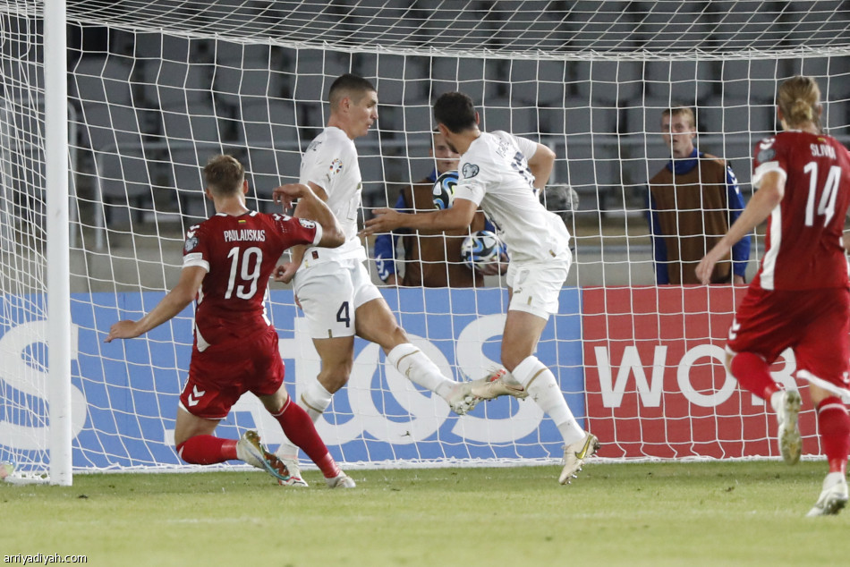 صربيا تسقط ليتوانيا بـ«هاتريك» ميتروفيتش