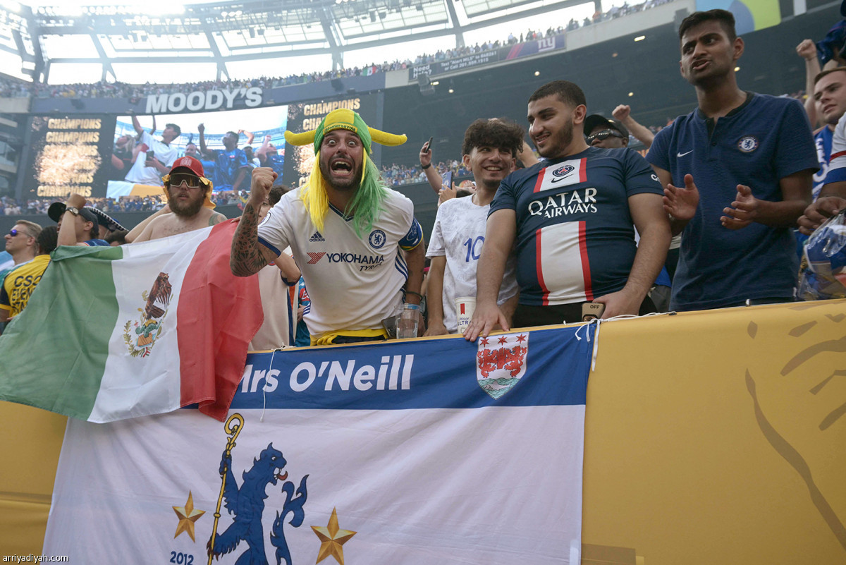 «البلوز» يحتفلون