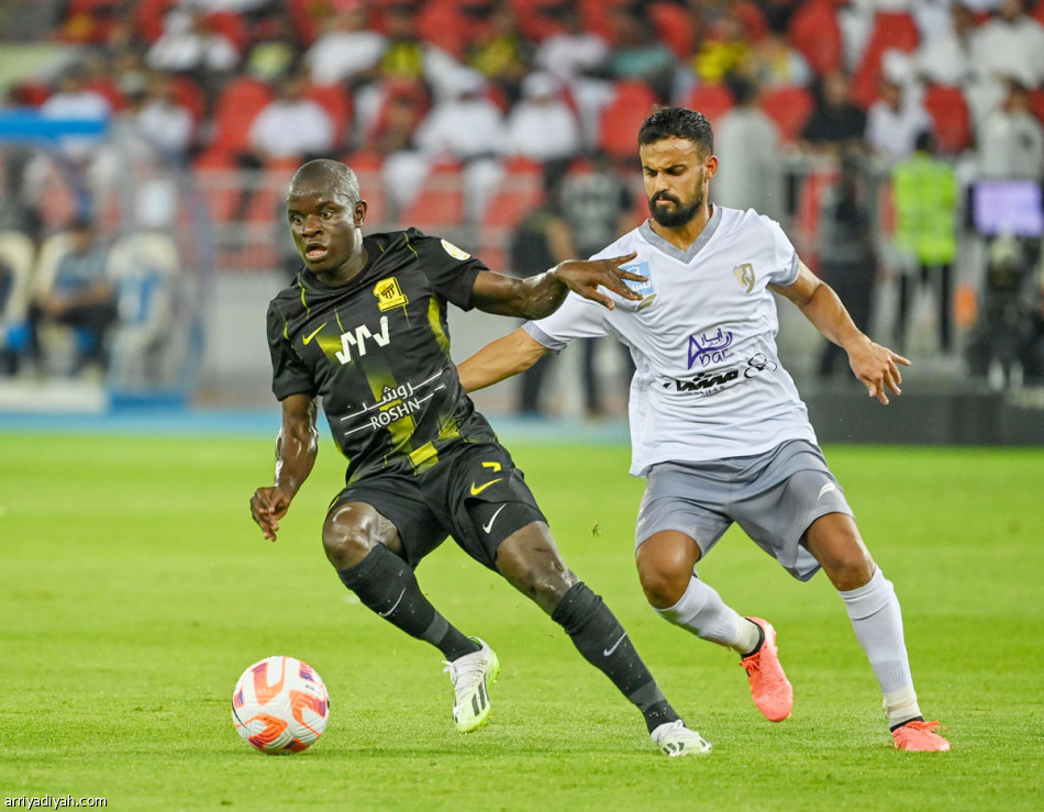 الاتحاد
يستعيد ذكريات الديربي