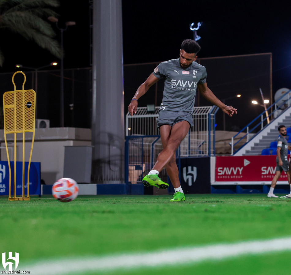 الهلال يعود.. ويفتح ملف الأهلي